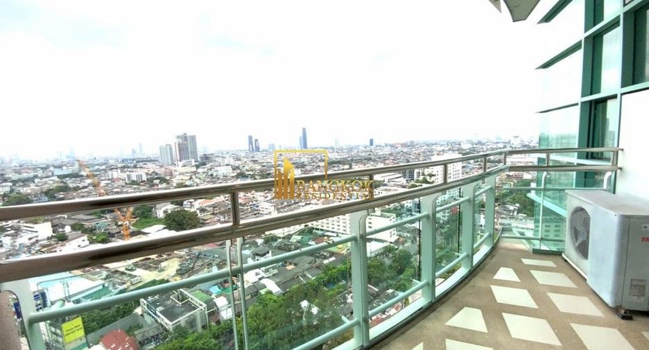 For rent 3 bedrooms condo in Bang Kho Laem, Bangkok