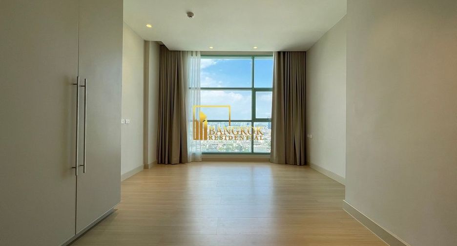 For rent 3 bedrooms condo in Bang Kho Laem, Bangkok