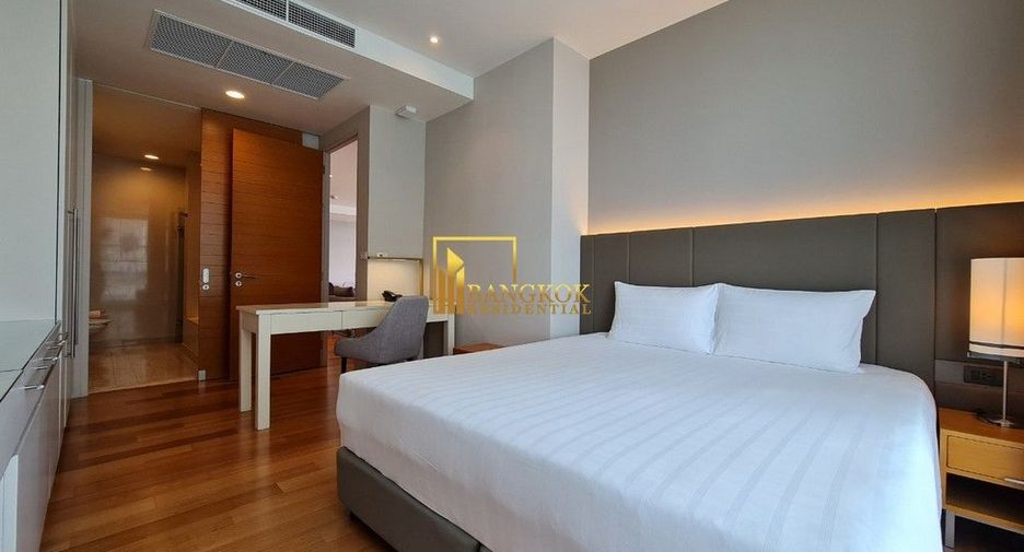 For rent 3 bedrooms condo in Bang Kho Laem, Bangkok