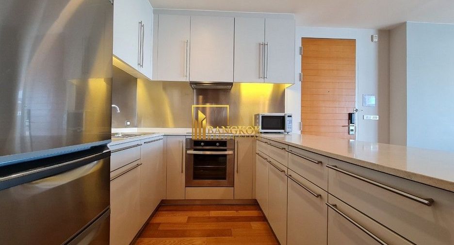 For rent 3 bedrooms condo in Bang Kho Laem, Bangkok