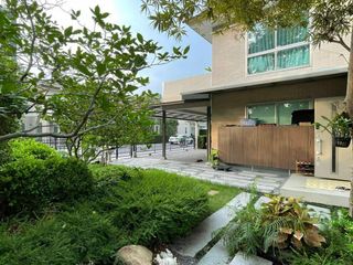 For sale 4 bedrooms house in Khan Na Yao, Bangkok