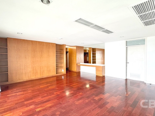 For sale 3 bedrooms condo in Watthana, Bangkok