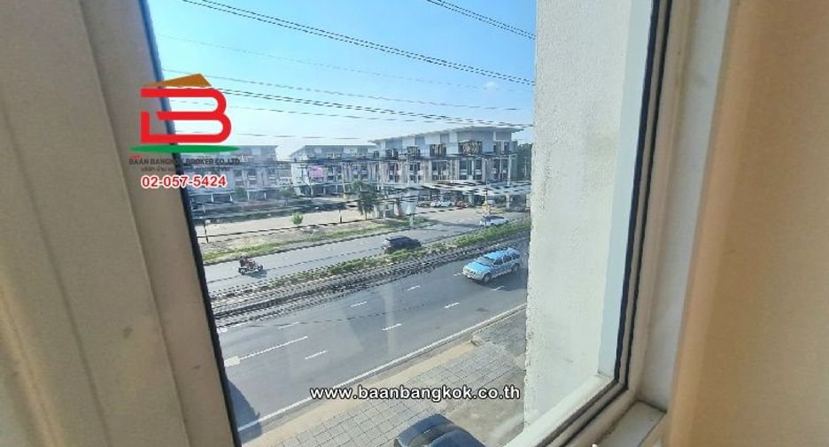 Gewerbefläche zum Kauf mit 3 Zimmer in Sam Khok, Pathum Thani