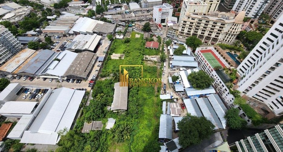 For rent 1 bed condo in Khlong Toei, Bangkok
