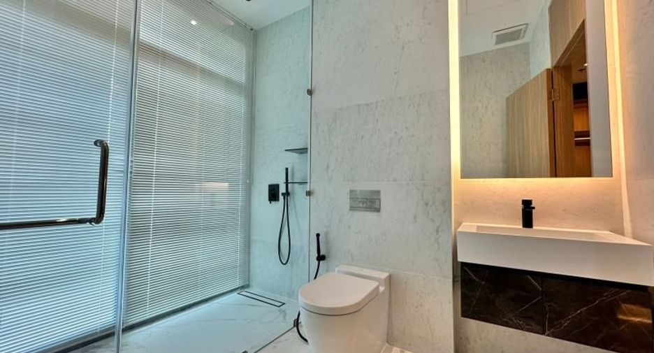 For rent and for sale 2 bedrooms condo 