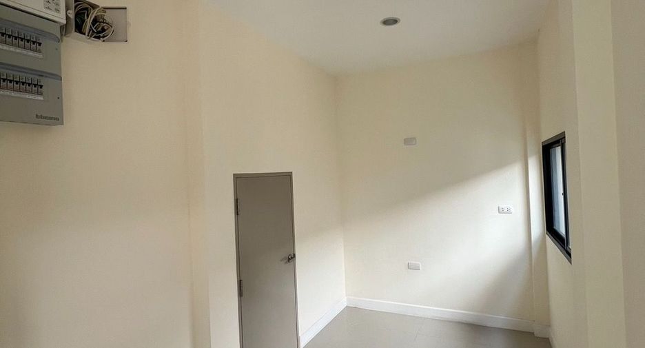 For sale 4 bedrooms house in Prawet, Bangkok