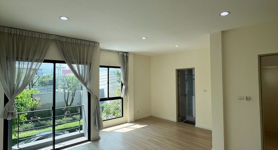 For sale 4 bedrooms house in Prawet, Bangkok