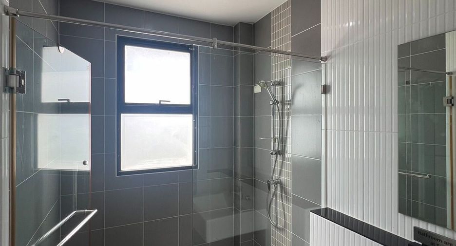 For sale 4 bedrooms house in Prawet, Bangkok