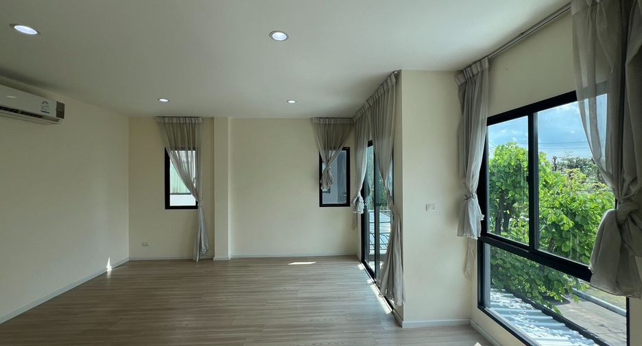 For sale 4 bedrooms house in Prawet, Bangkok