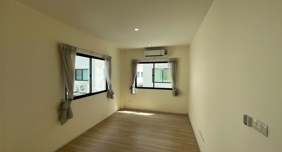 For sale 4 bedrooms house in Prawet, Bangkok