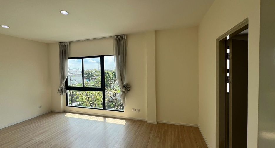 For sale 4 bedrooms house in Prawet, Bangkok