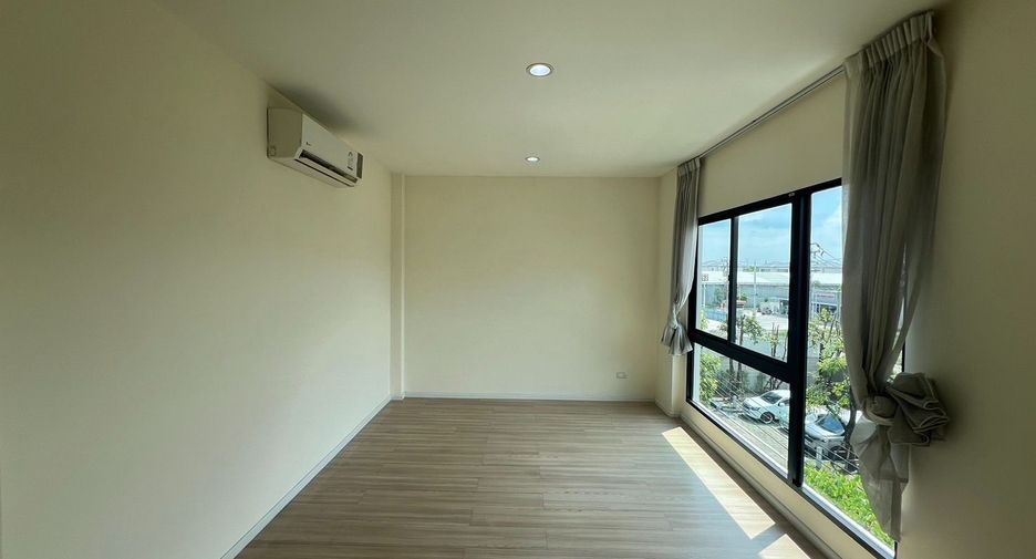 For sale 4 bedrooms house in Prawet, Bangkok