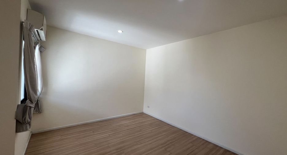 For sale 4 bedrooms house in Prawet, Bangkok