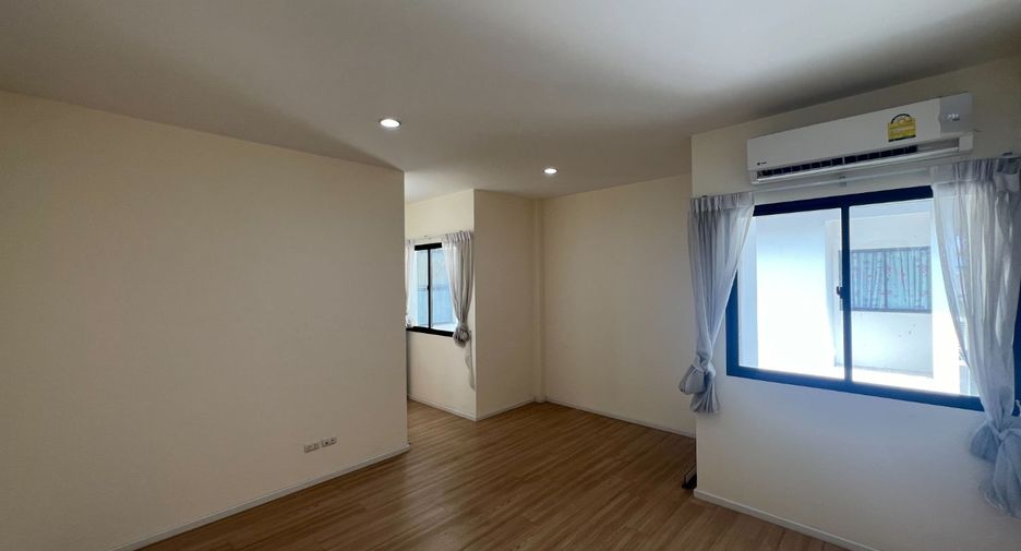 For sale 4 bedrooms house in Prawet, Bangkok