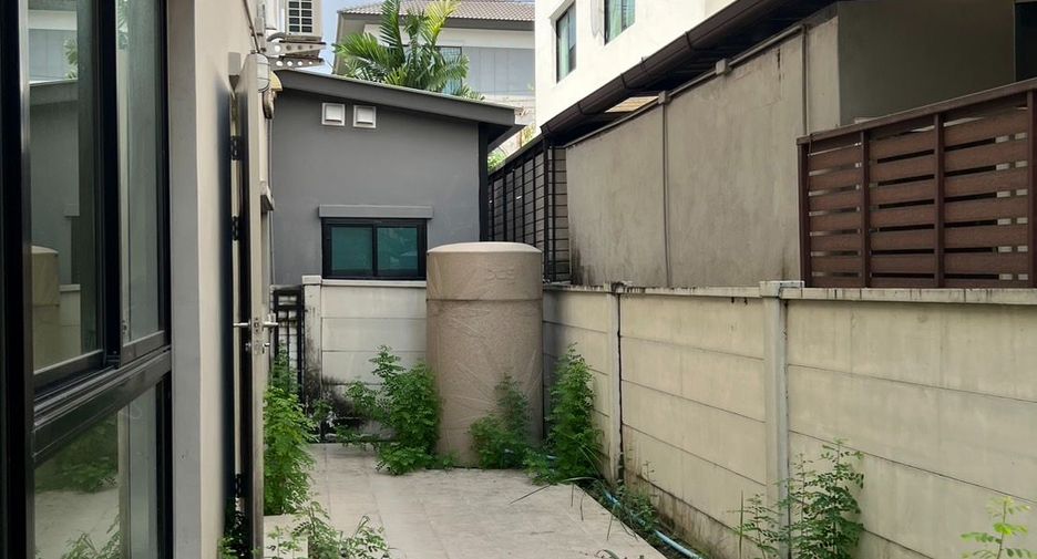 For sale 4 bedrooms house in Prawet, Bangkok
