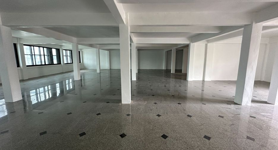 For sale retail Space in Bangkok Yai, Bangkok