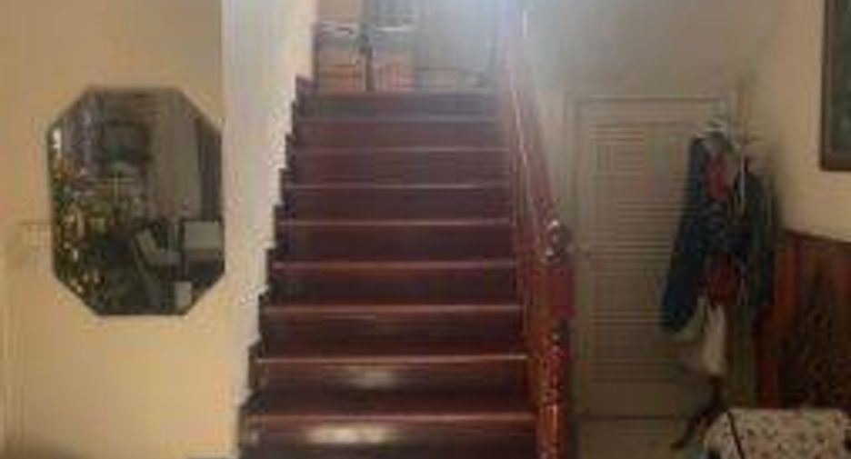 For sale 6 bedrooms house in Watthana, Bangkok