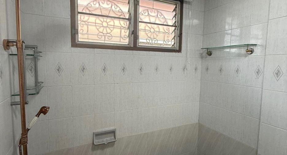 Haus zur Miete mit 2 Zimmer in Wang Thonglang, Bangkok