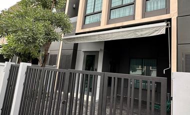 For sale 3 bed townhouse in Bang Phli, Samut Prakan