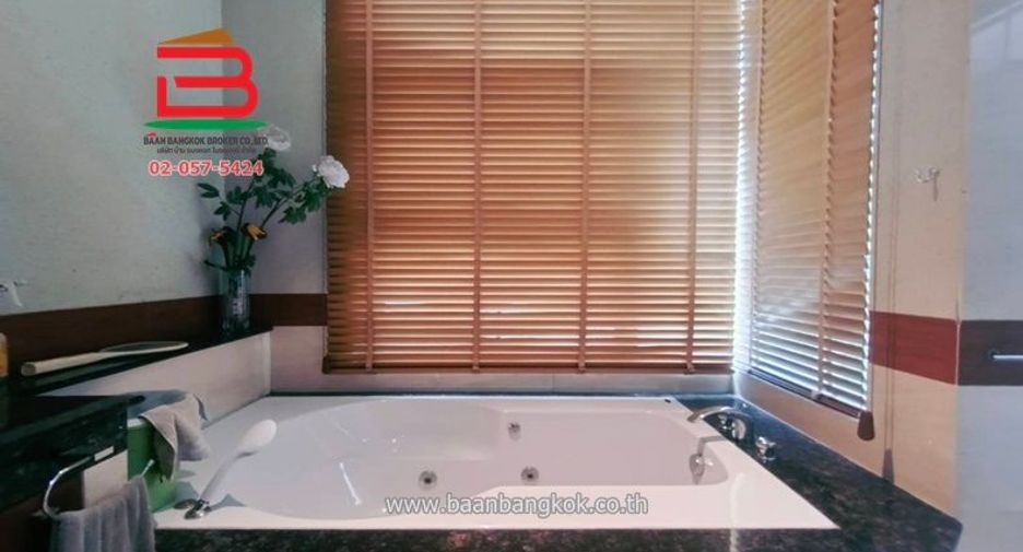 For sale 4 bed house in Lam Luk Ka, Pathum Thani