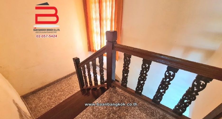 À vendre 3 chambres maison de ville à Nakhon Chai Si, Nakhon Pathom