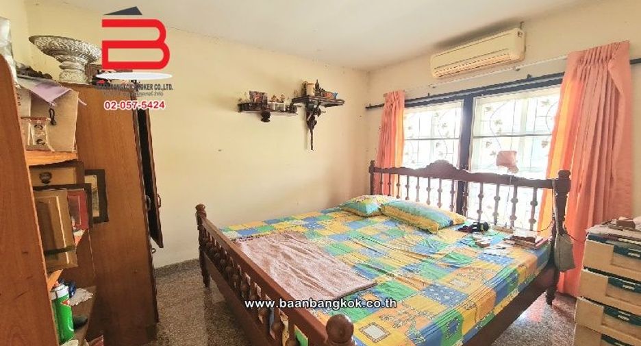 À vendre 3 chambres maison de ville à Nakhon Chai Si, Nakhon Pathom