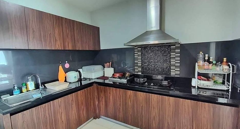 For rent and for sale 4 bedrooms house in Mueang Chiang Mai, Chiang Mai