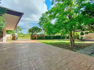 Casa en alquiler y en venta de 4 habitaciones en Mueang Chiang Mai, Chiang Mai