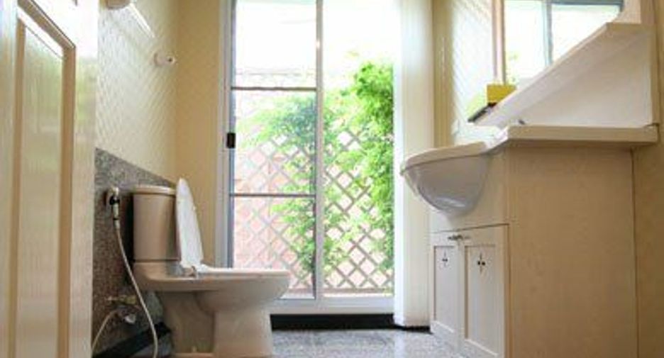 For rent 3 bedrooms house in Mueang Chiang Mai, Chiang Mai