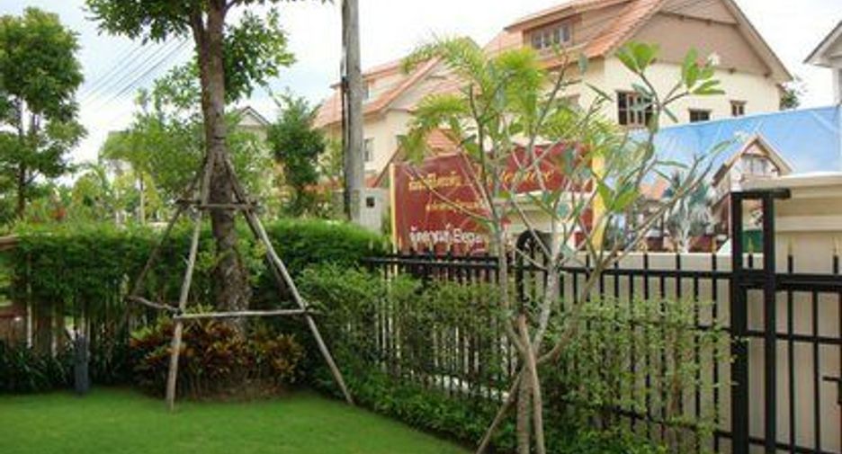 For rent 3 bedrooms house in Mueang Chiang Mai, Chiang Mai