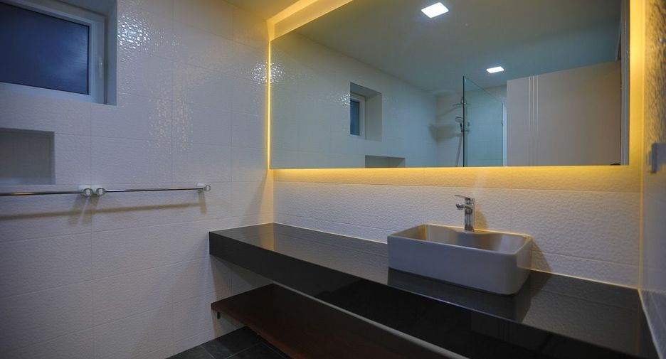 For sale 6 bed house in Bang Lamung, Chonburi