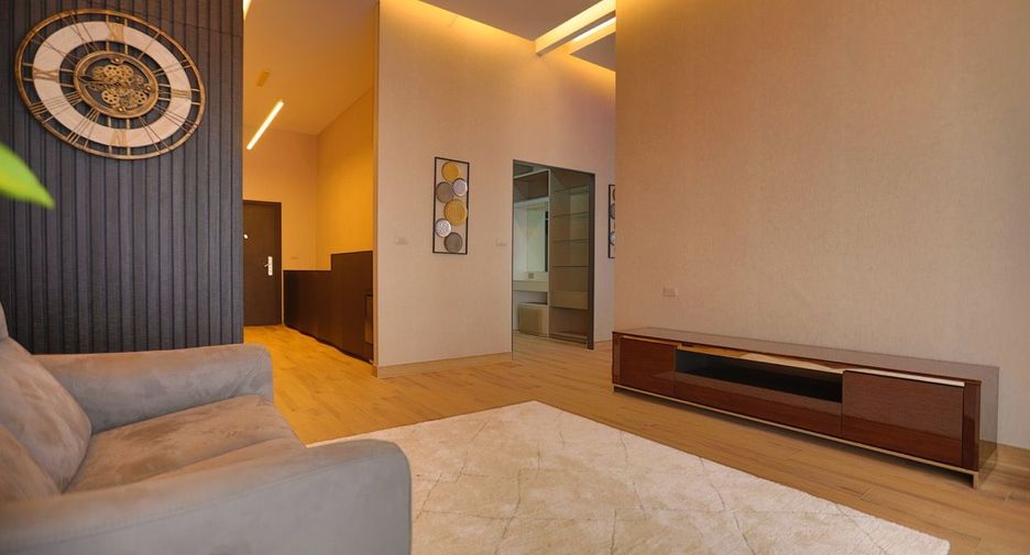 For sale 6 bed house in Bang Lamung, Chonburi