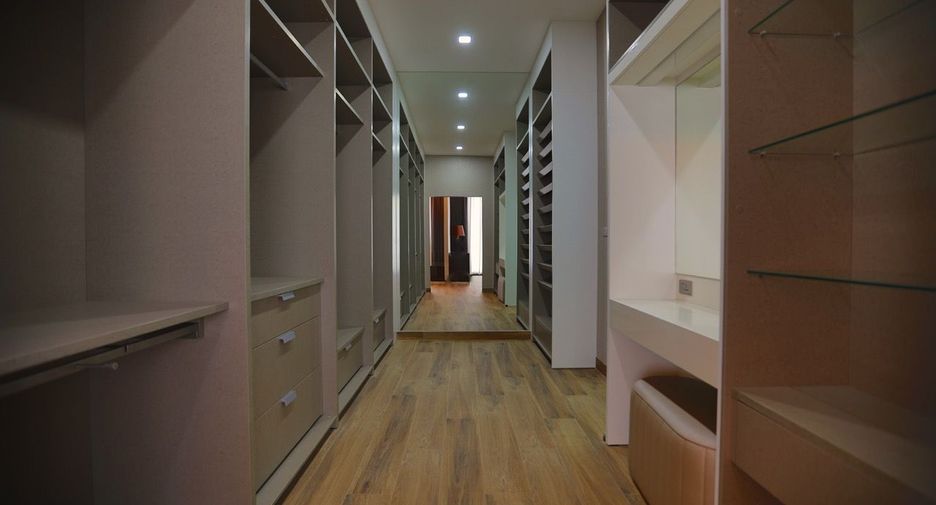 For sale 6 bed house in Bang Lamung, Chonburi