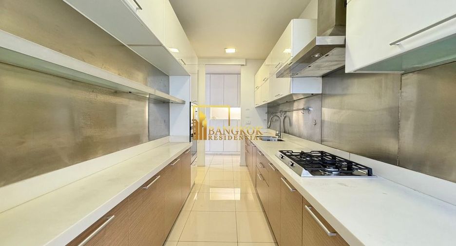 For rent 3 ベッドルーム condo in Bang Rak, Bangkok