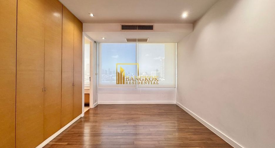 For rent 3 ベッドルーム condo in Bang Rak, Bangkok