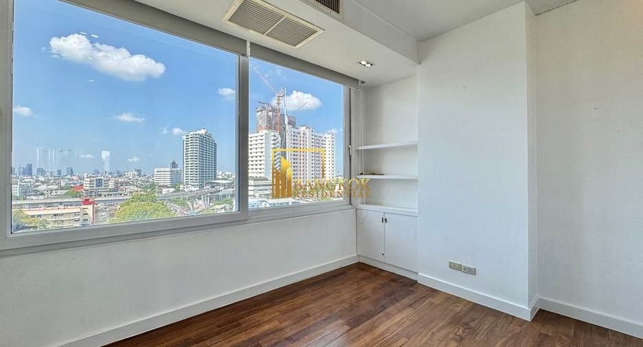 For rent 3 ベッドルーム condo in Bang Rak, Bangkok