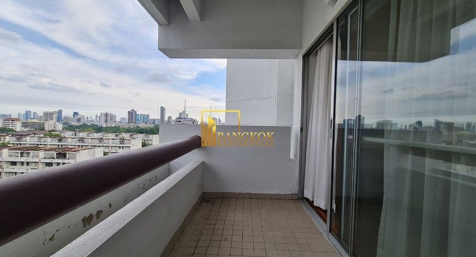 For rent 2 ベッドルーム apartment in Sathon, Bangkok