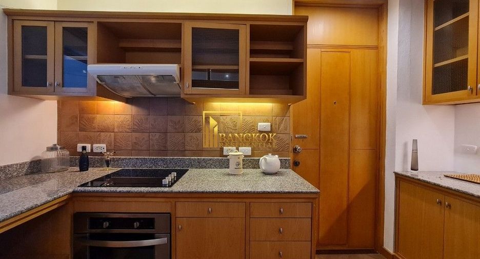 For rent 3 ベッドルーム condo in Sathon, Bangkok