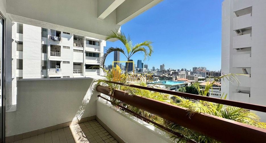 For rent 3 ベッドルーム condo in Sathon, Bangkok