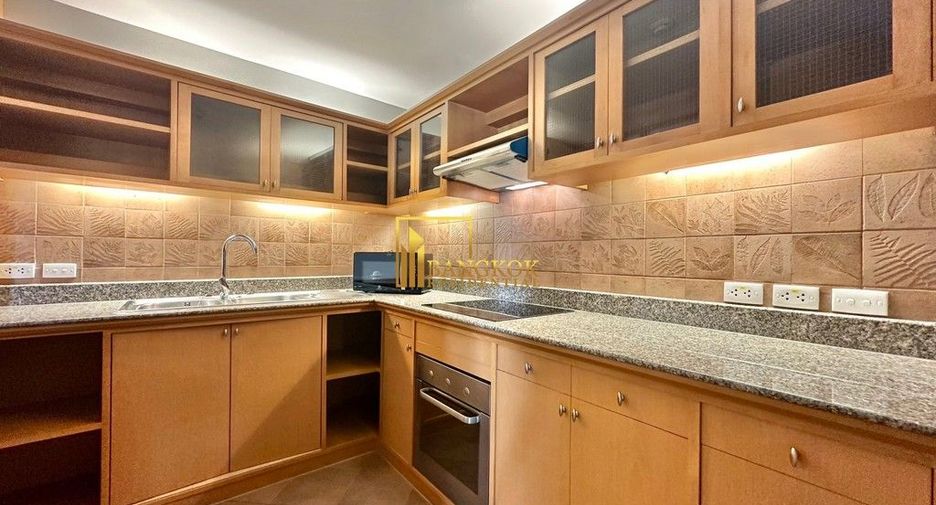 For rent 3 ベッドルーム condo in Sathon, Bangkok