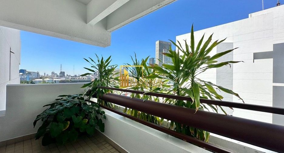 For rent 3 ベッドルーム apartment in Sathon, Bangkok