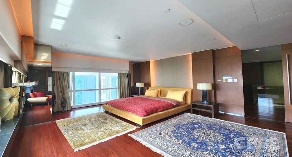 For sale 2 bedrooms condo in Khlong Toei, Bangkok