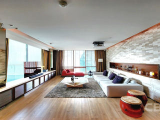 For sale 2 bedrooms condo in Khlong Toei, Bangkok