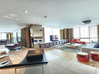 For sale 2 bedrooms condo in Khlong Toei, Bangkok