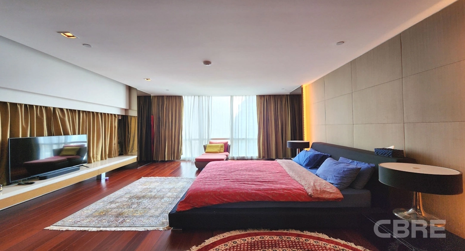 For sale 2 bedrooms condo in Khlong Toei, Bangkok