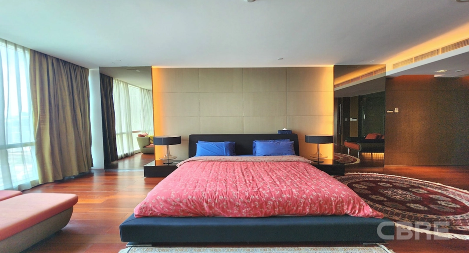 For sale 2 bedrooms condo in Khlong Toei, Bangkok
