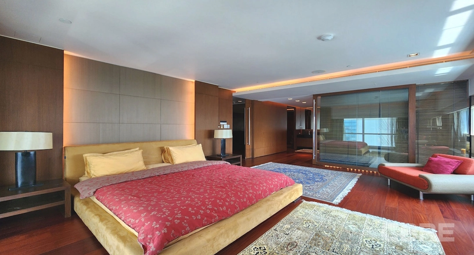 For sale 2 bedrooms condo in Khlong Toei, Bangkok
