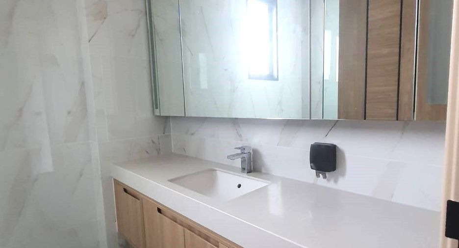 For rent 4 bedrooms house in Suan Luang, Bangkok