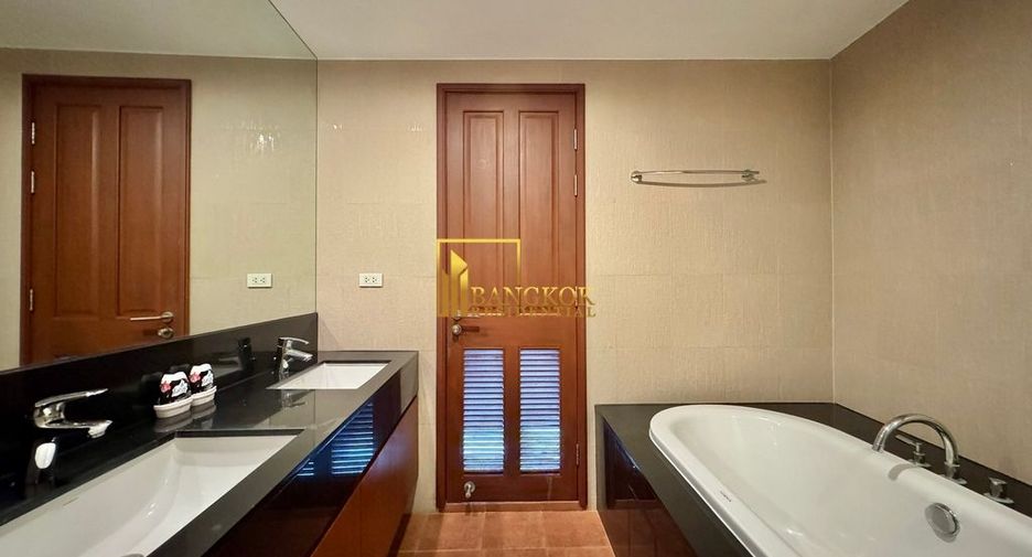 For rent 2 ベッドルーム condo in Pathum Wan, Bangkok