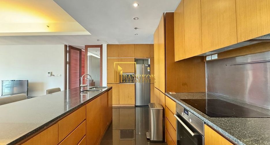 À louer 2 chambres condo à Pathum Wan, Bangkok